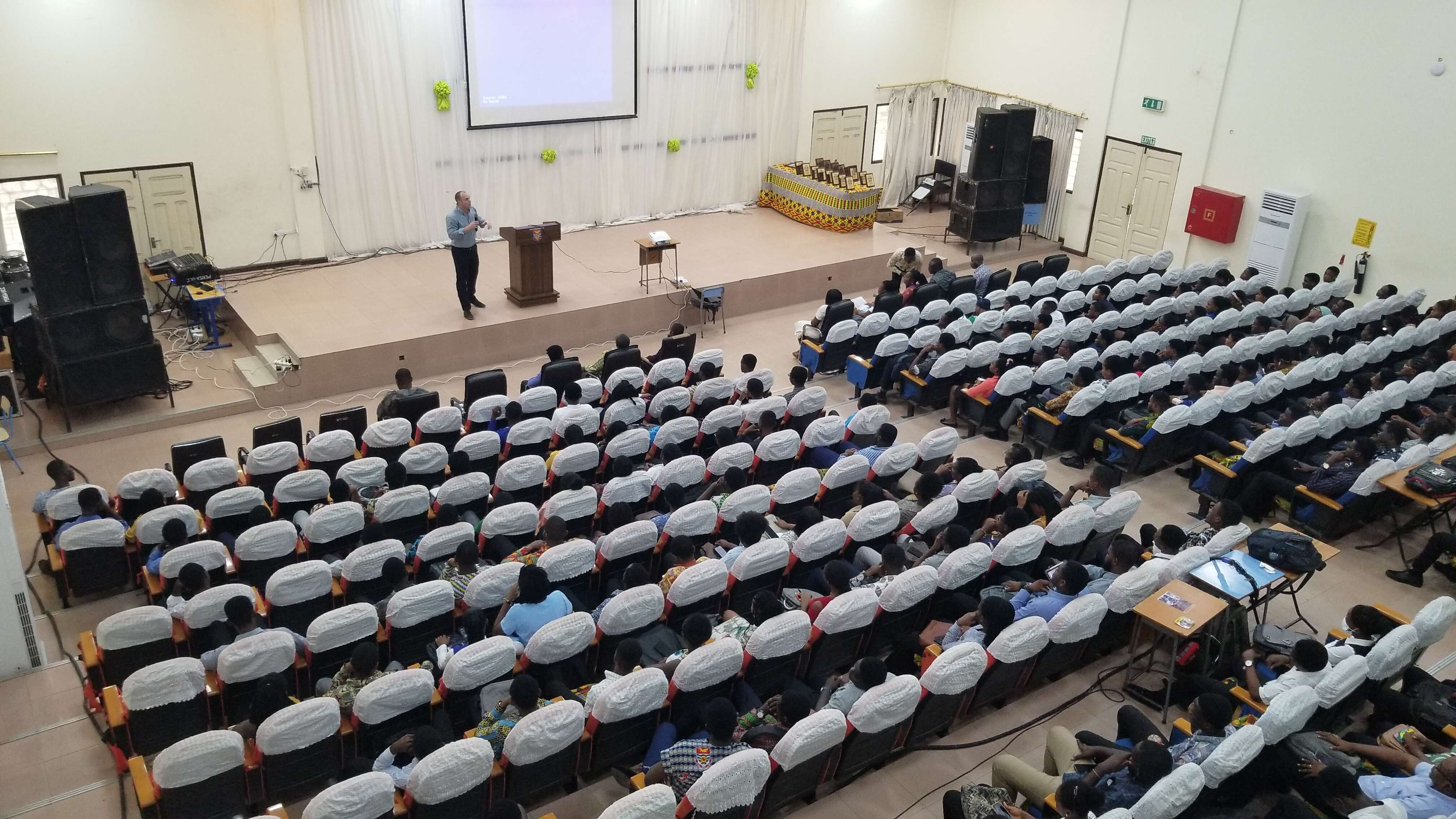 Cross section of Prof Jon Wietholter during the Dean's award